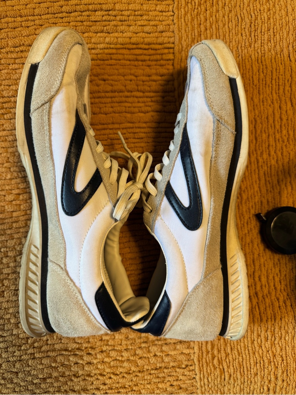 Women’s 10 Tretorn Rawlings Tennis Shoe sneakers. Vintage inspired
